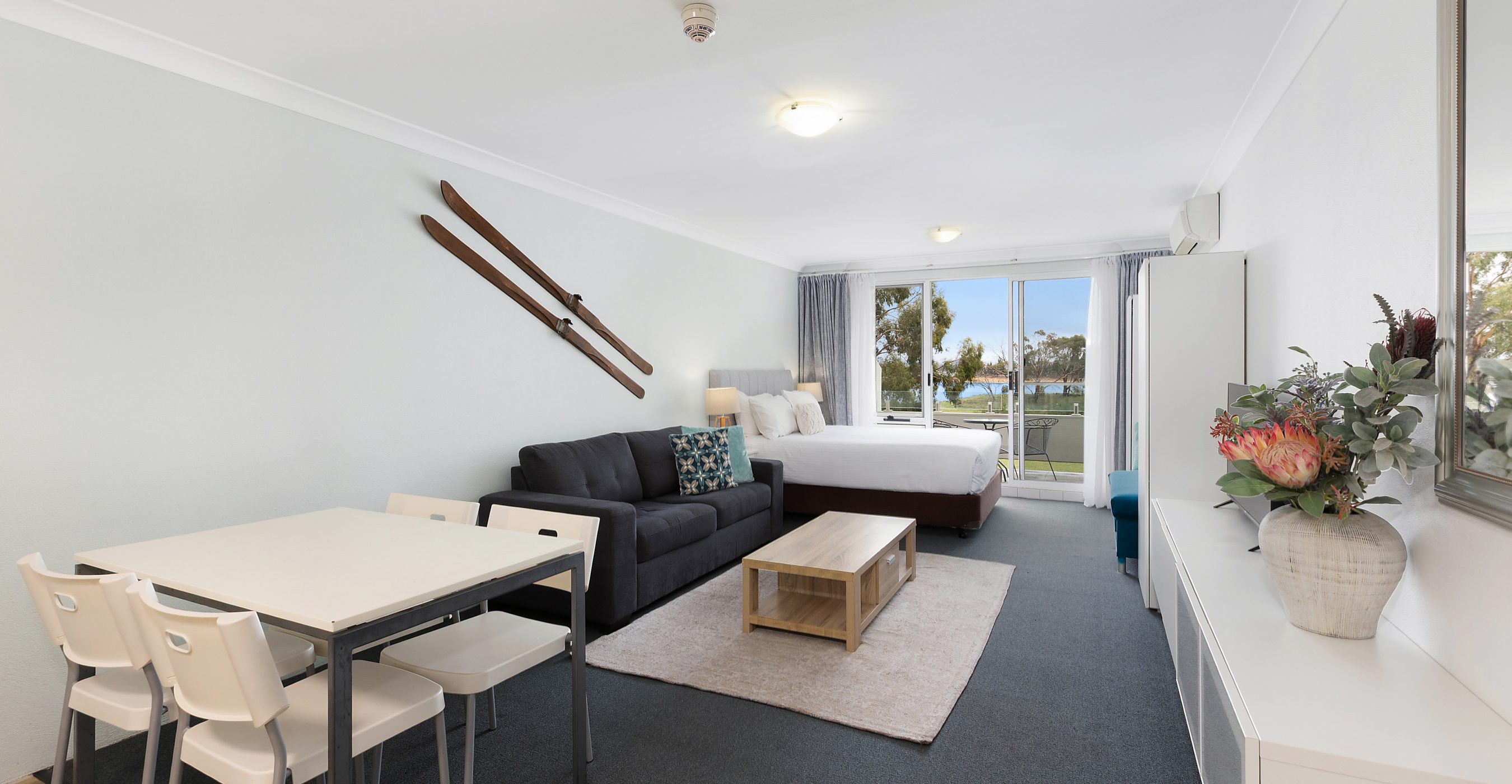 Studio Apartment - Image 1