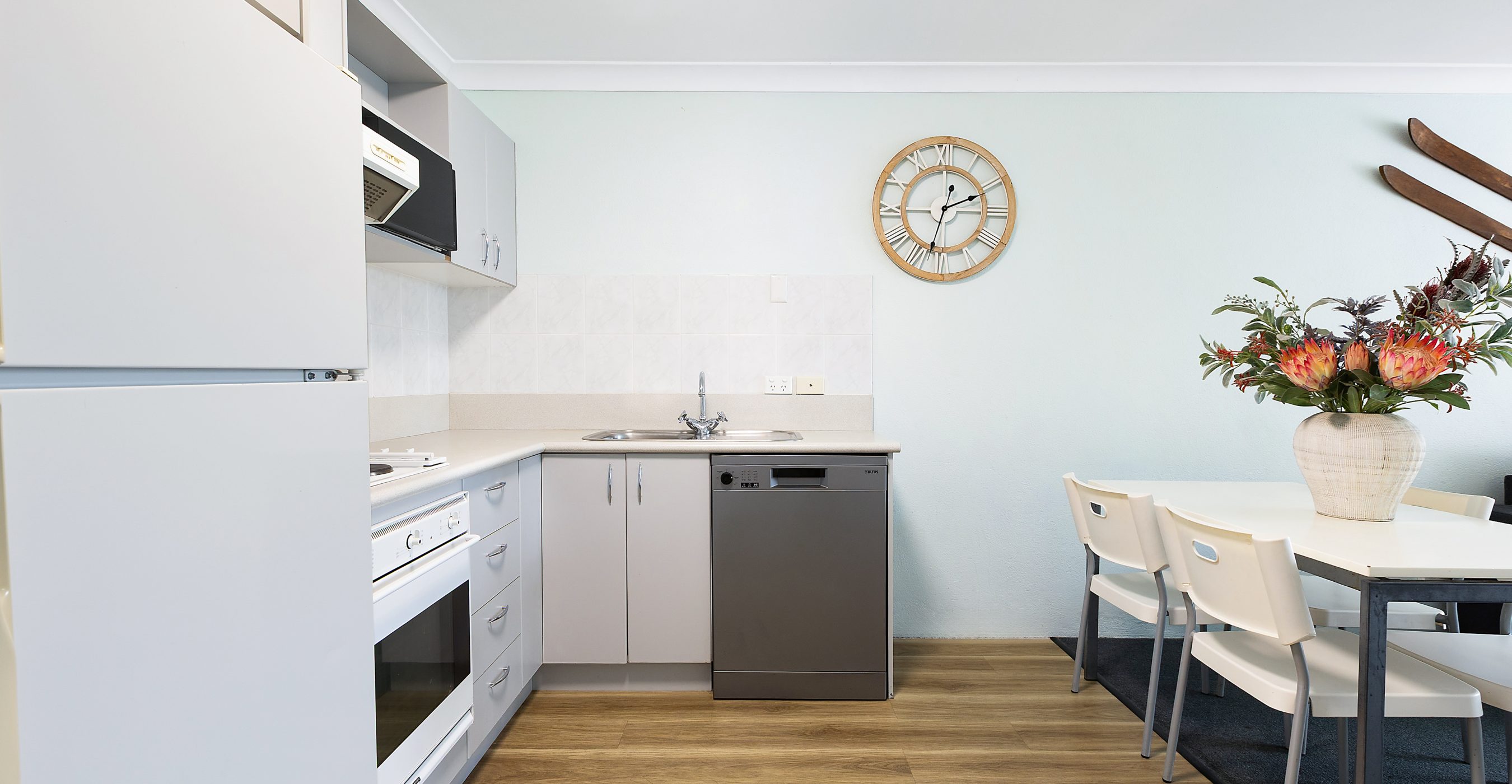 Studio Apartment - Image 4
