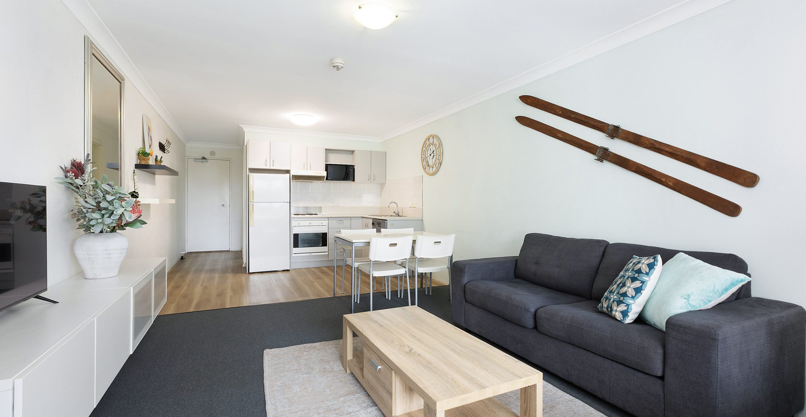 Studio Apartment - Image 2