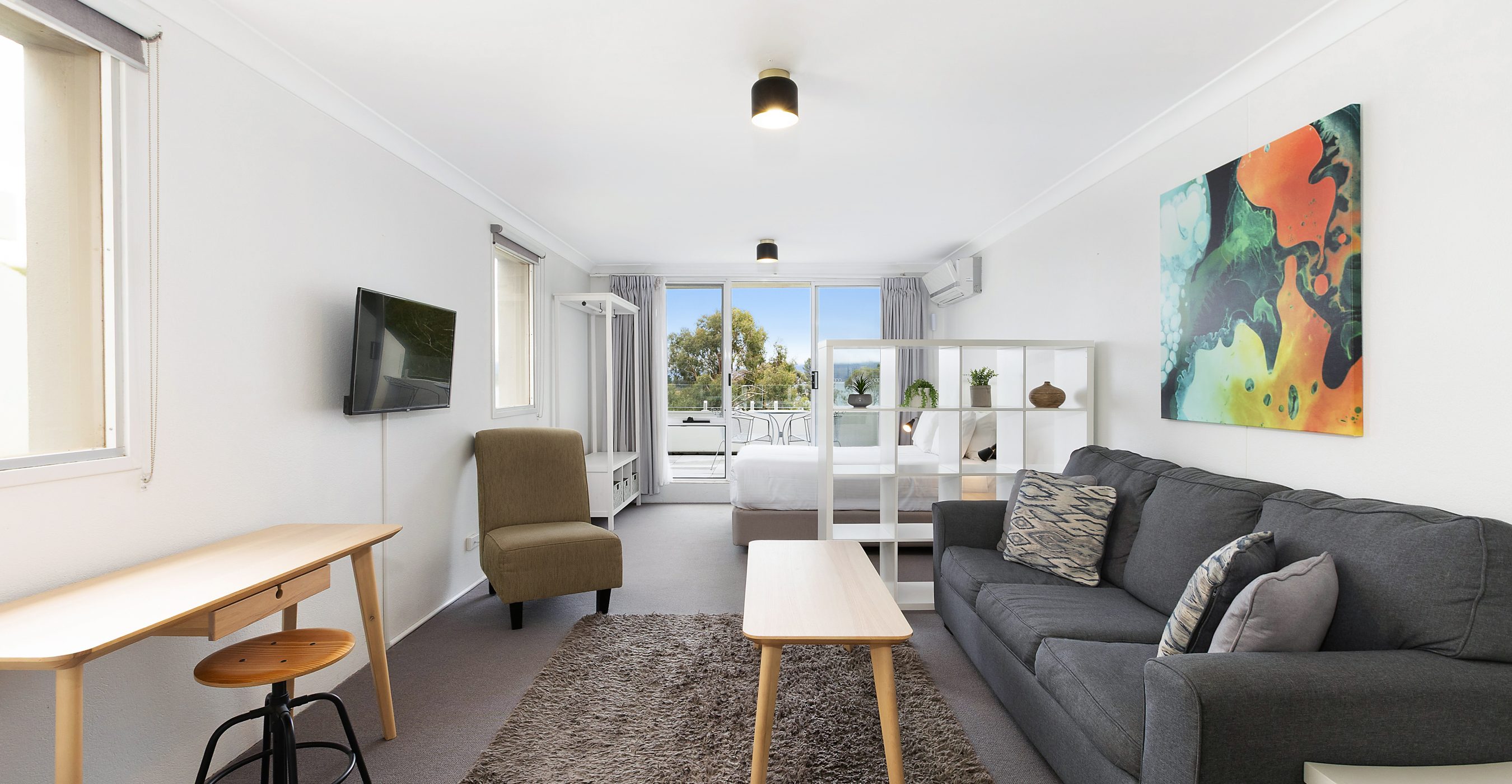 Studio Apartment - Image 6