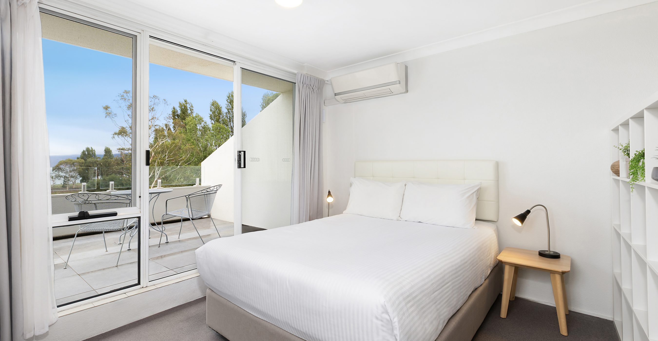 Studio Apartment - Image 7