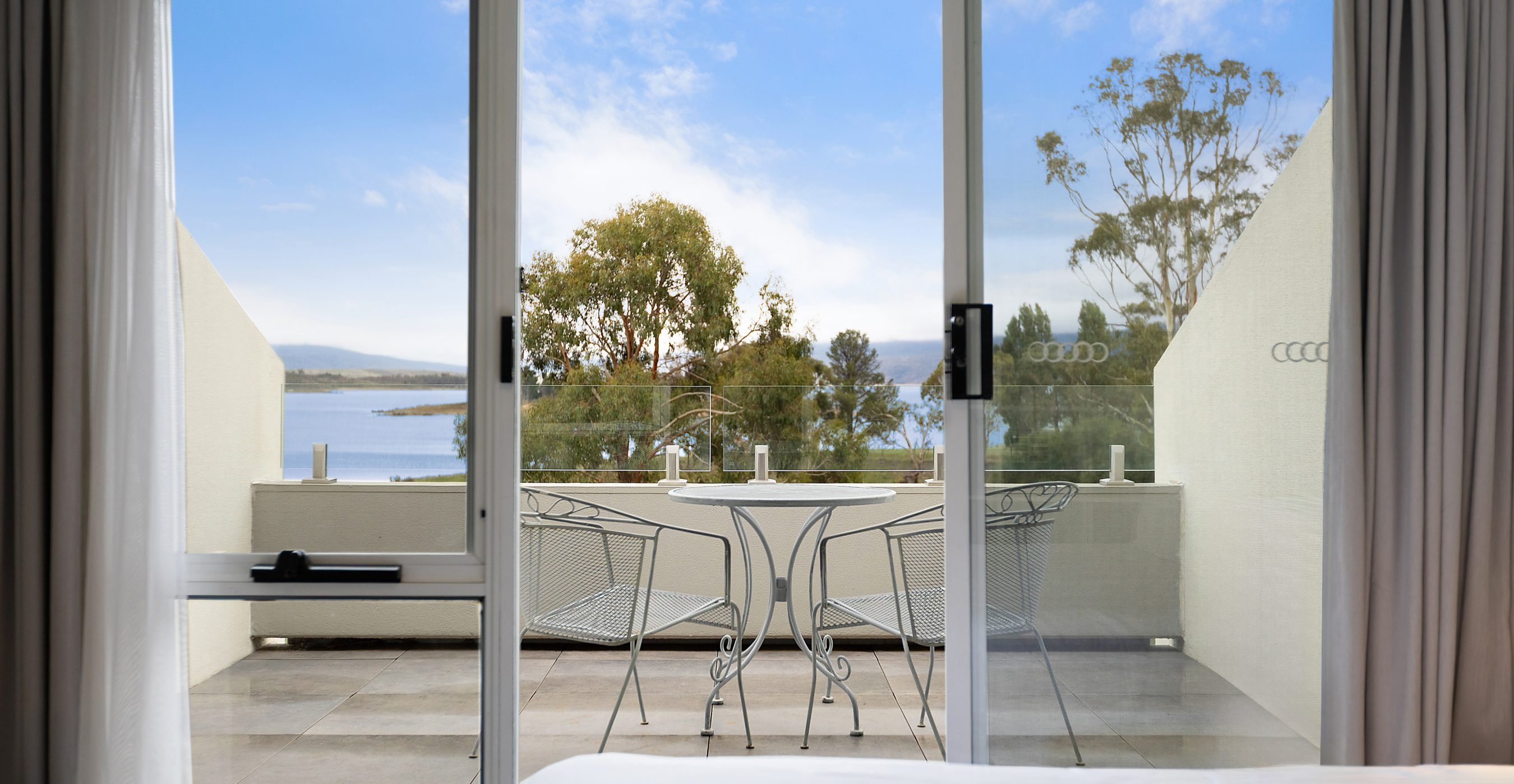 Studio Apartment - Image 8