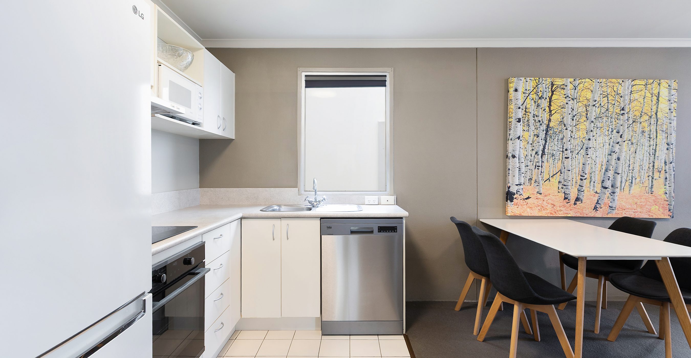 Studio Apartment - Image 16