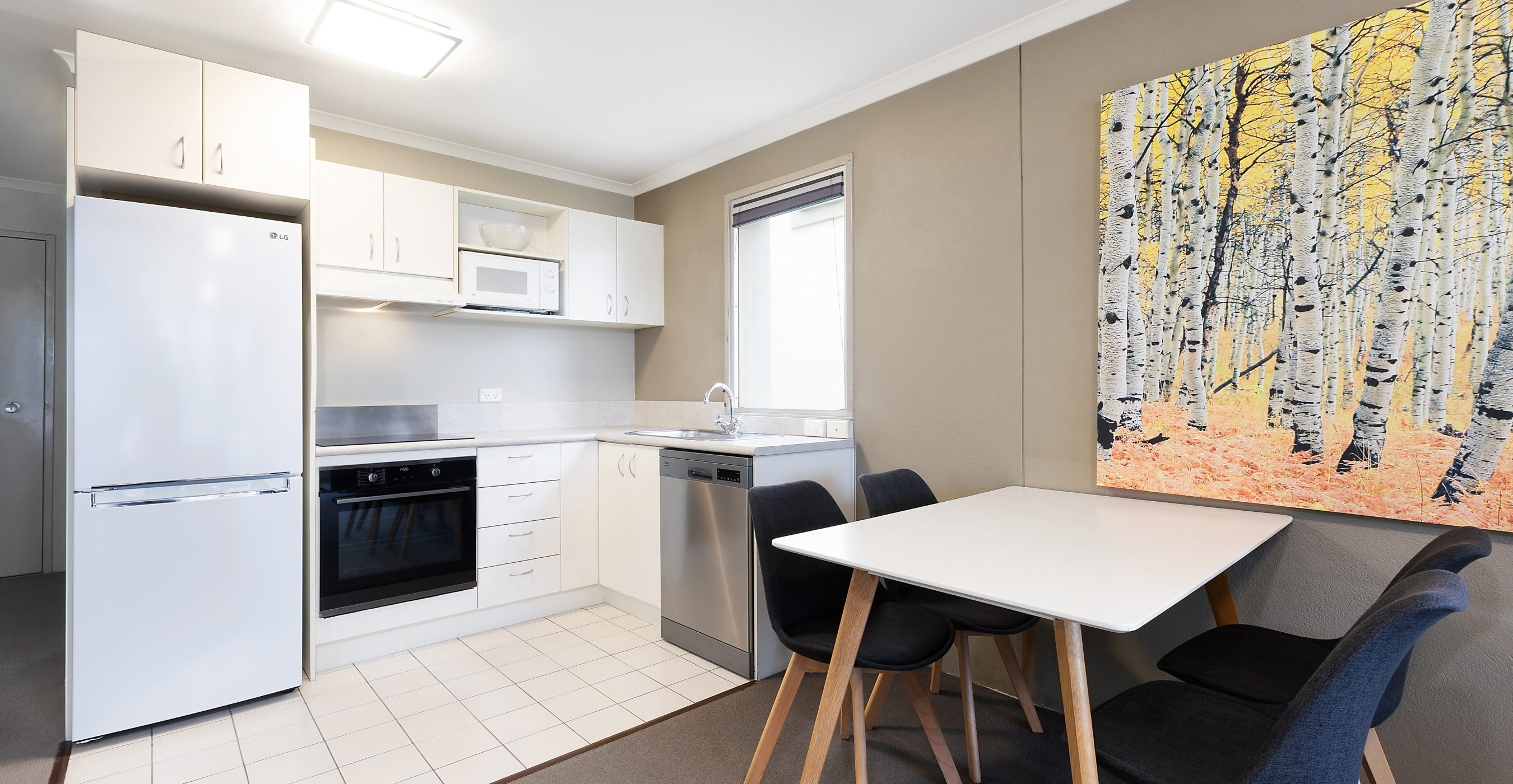 Studio Apartment - Image 14
