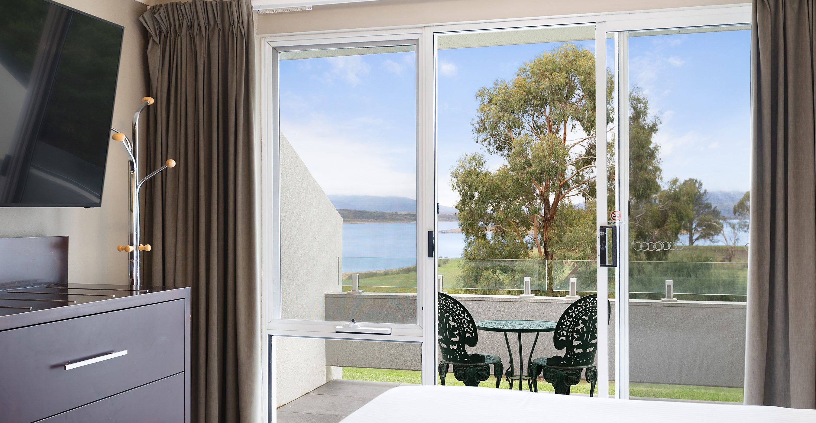 Studio Apartment - Image 10